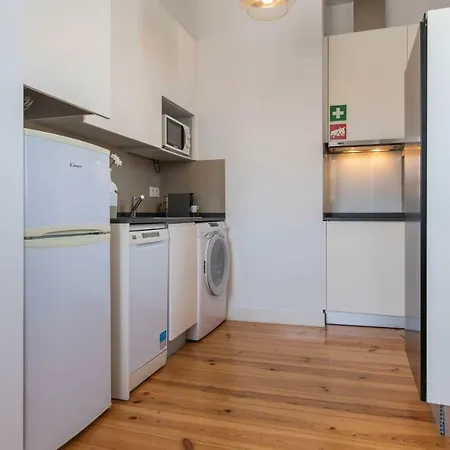 アパート Lovelystay - Sunny Santa Catarina I リスボン