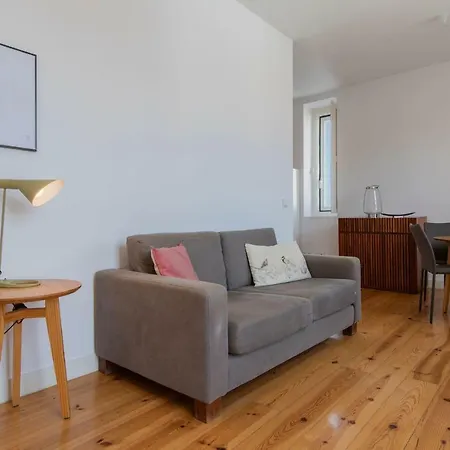 Lovelystay - Sunny Santa Catarina I リスボン