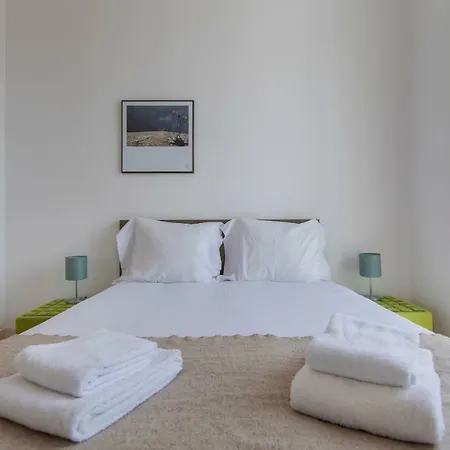 Lovelystay - Sunny Santa Catarina I * ליסבון