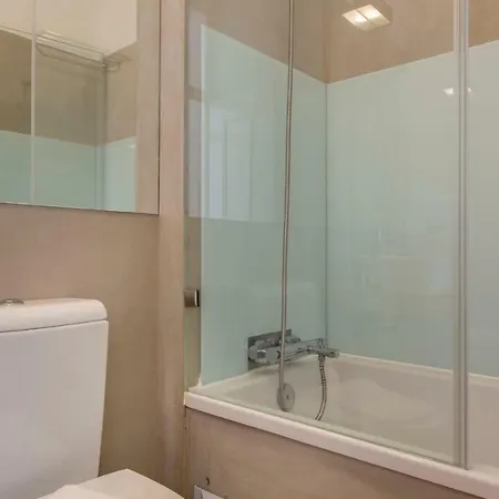 アパート Lovelystay - Sunny Santa Catarina I リスボン