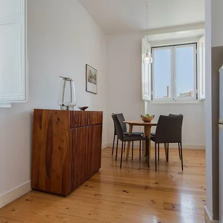 Lovelystay - Sunny Santa Catarina I Appartement Lissabon