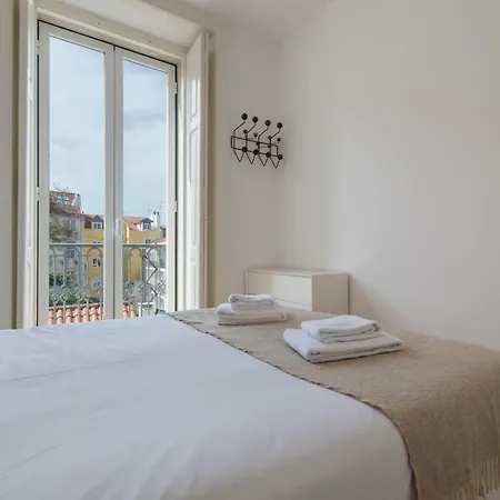 Lovelystay - Sunny Santa Catarina I Lissabon